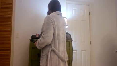 Snapshot of ashelynngrey1986 chatting on December 12, 4:37 am Ashelynn Grey online show from December 12, 4:37 am