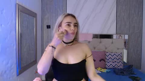 ashley__tylor online show from April 21, 2:15 am