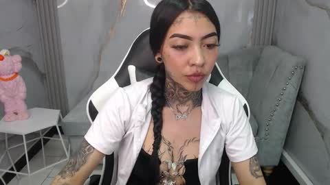 ashley_blum_v online show from November 6, 8:34 pm