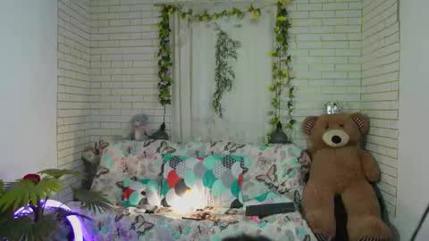 ashley_winhouse online show from October 8, 5:57 am