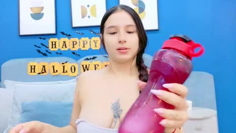 Ashley Evans online show from October 29, 8:53 pm