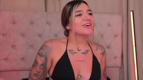 Ashley Lauren online show from February 13, 10:23 am