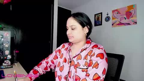 ashliecooperr online show from November 23, 6:33 am