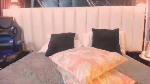 Ashly online show from February 2, 7:10 pm