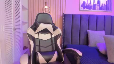 ashlye_miller_ online show from May 23, 8:05 pm