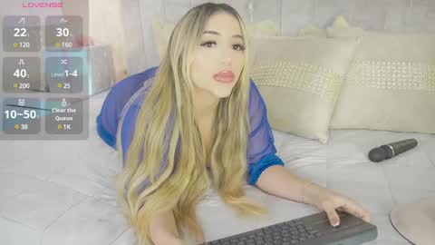Snapshot of ashlye_stone chatting on December 6, 3:02 am Paula Baleta online show from December 6, 3:02 am