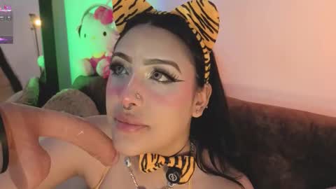 Ash  online show from March 10, 7:51 pm