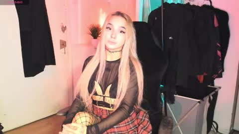 Mila online show from October 19, 5:56 am