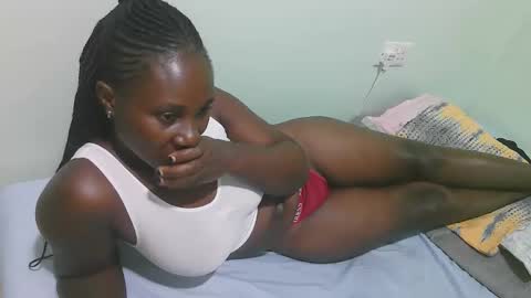 ashyneil_ online show from May 10, 11:38 am