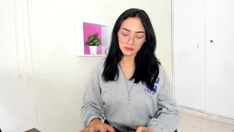 Camila online show from January 3, 1:02 pm