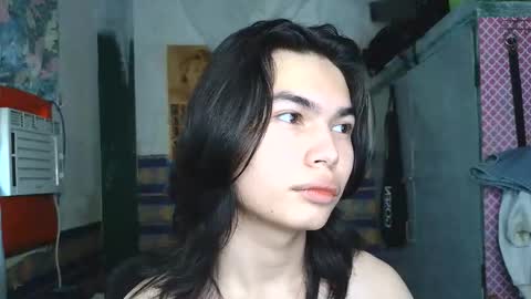 asian_babyboi online show from April 9, 6:19 am