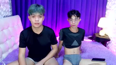 asian_blakefoster online show from May 12, 9:35 pm