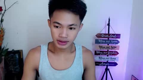 asian_lover05 online show from November 12, 7:27 pm