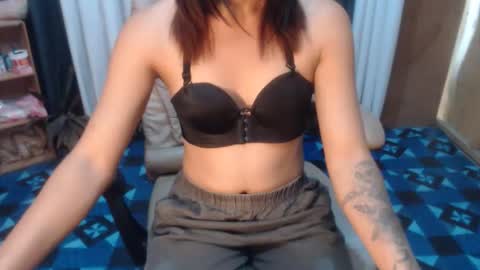 asian_marriane online show from April 17, 8:39 am