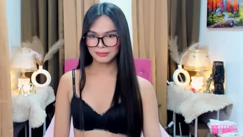 mooreen online show from November 24, 6:56 am