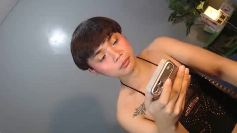 Reyshell online show from February 13, 2:09 pm