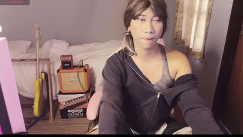 Snapshot of asianfemboycd chatting on December 29, 9:50 am Emi online show from December 29, 9:50 am