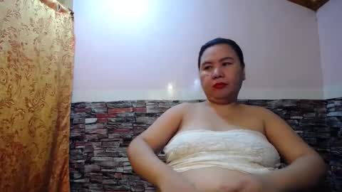 Snapshot of asianpinaychub chatting on January 17, 3:45 am asianpinaychub online show from January 17, 3:45 am