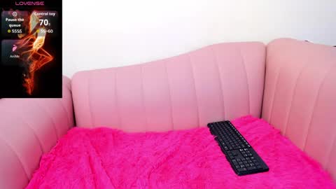 AsianSlut  online show from May 13, 4:22 am