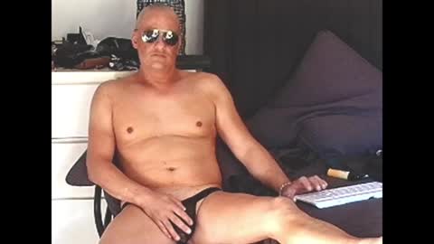 askil8802 online show from April 20, 5:54 am