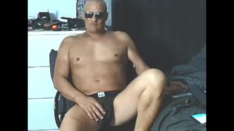 askil8802 online show from April 22, 8:43 am