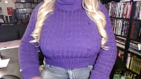 Aspen Vale online show from October 4, 2:20 am