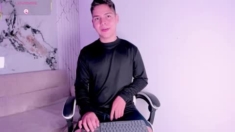 astablack_ online show from October 25, 12:33 am