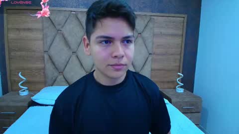 astablack_ online show from September 30, 8:58 am