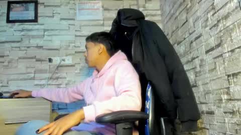 Derek online show from September 22, 5:22 am