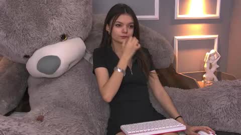 Snapshot of asterquinn chatting on March 10, 6:45 pm Aster Quinn online show from March 10, 6:45 pm
