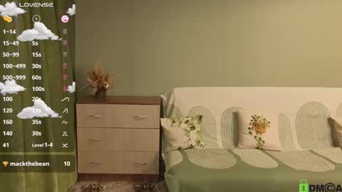 Astoria  online show from October 20, 3:17 pm