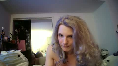 AstoriaLove online show from December 19, 3:40 am