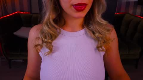 Snapshot of astraluxe_ chatting on January 25, 5:08 pm Asta online show from January 25, 5:08 pm