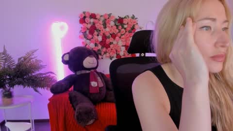 astramonroe online show from June 4, 2:34 pm