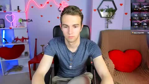 astren online show from April 16, 5:51 am