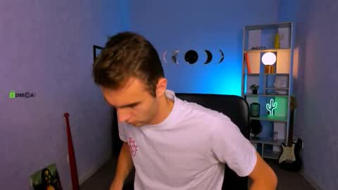 astren online show from November 9, 1:25 pm