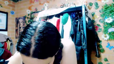 astrid_hauser66 online show from October 16, 1:49 am