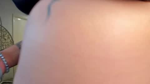 Snapshot of atennea_diiossa chatting on October 21, 11:37 am Atennea Diiossa online show from October 21, 11:37 am