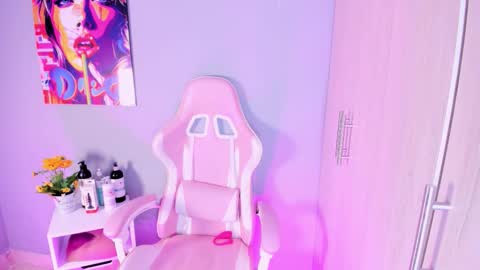 athenea__fox online show from November 24, 11:53 am