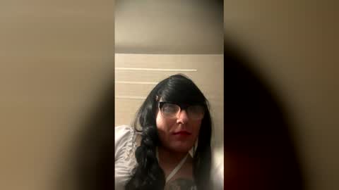 T-Girl Aubrey online show from May 27, 8:22 am