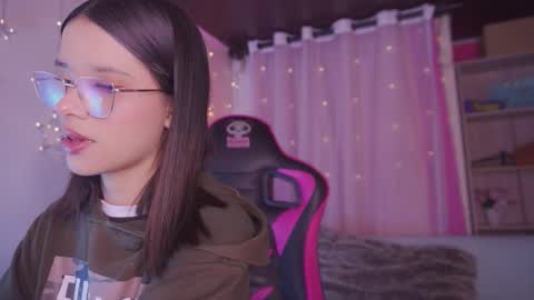 aura_rouss online show from January 9, 2:39 am