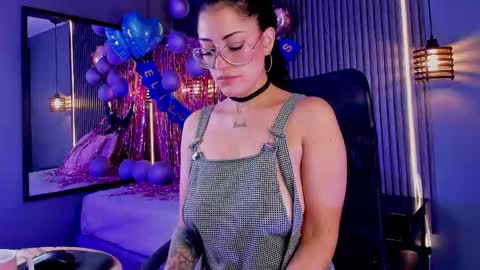 Aura online show from March 11, 12:39 pm