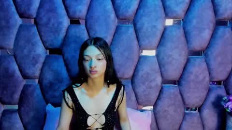 aurora online show from December 4, 6:18 pm