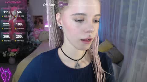 Auroraa  Cute online show from December 4, 1:30 am