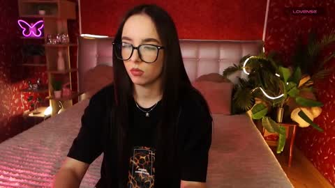 Snapshot of aurora_aksness chatting on February 5, 6:15 pm Aurora online show from February 5, 6:15 pm