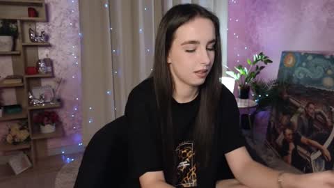 Snapshot of aurora_aksness chatting on December 13, 3:21 pm Aurora online show from December 13, 3:21 pm
