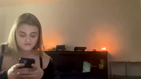 AuroraAllure online show from September 25, 5:03 am