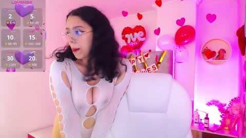 Snapshot of aurora_brown chatting on February 14, 5:41 am Aurora online show from February 14, 5:41 am
