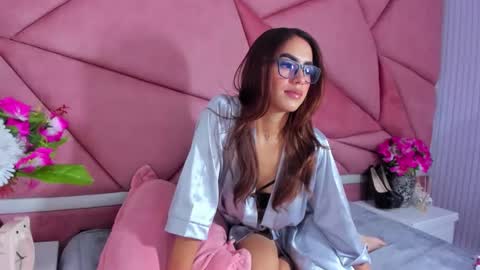 Aurora online show from February 25, 12:42 pm