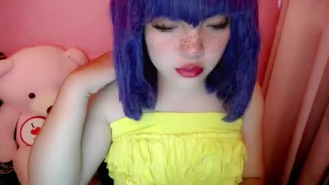 cute online show from May 18, 4:07 am